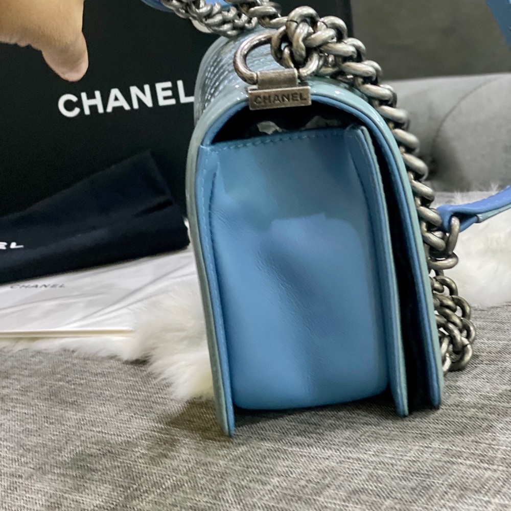 Chanel Patent Quilted Boy Flap Bag Old Medium - Picture 5 of 10
